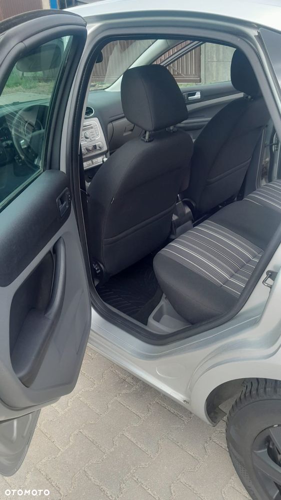 Ford Focus 1.6 TDCi Ambiente - 7