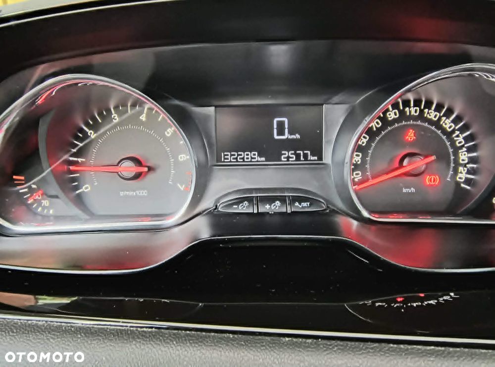 Peugeot 208 82 VTI Active - 9