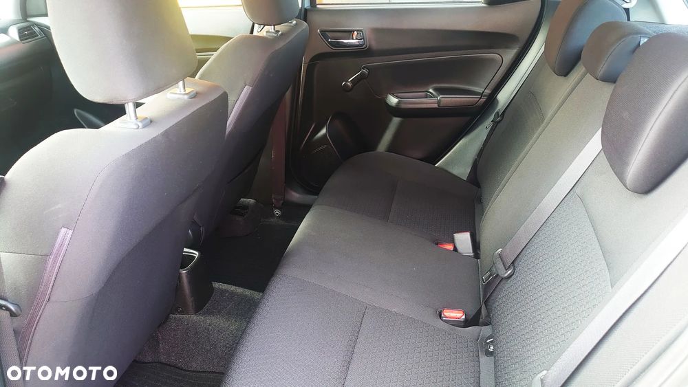 Suzuki Swift 1.2 Dualjet SHVS Premium CVT - 11