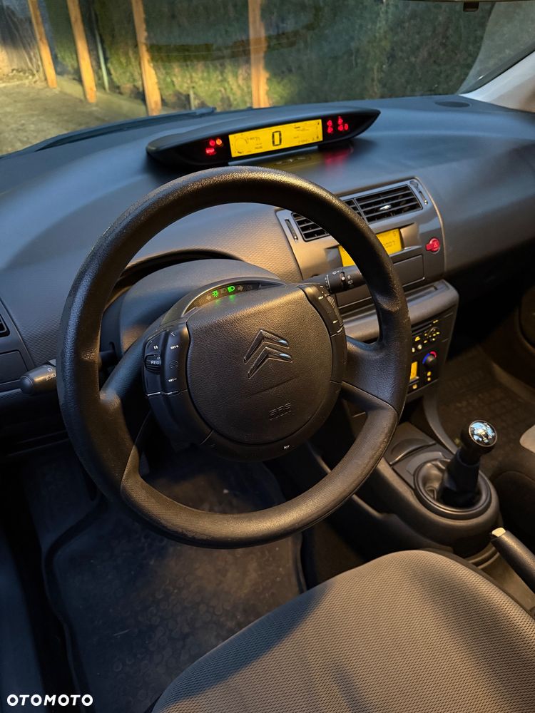 Citroën C4 1.6 HDi VTR - 12