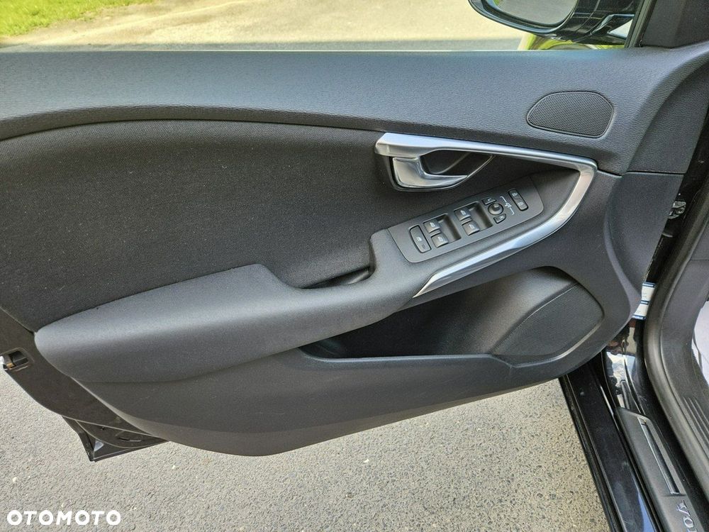 Volvo V40 D2 Momentum - 16