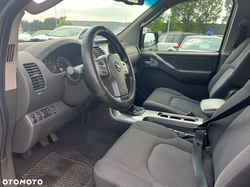 Nissan Navara 2.5 D LE Limited - 10