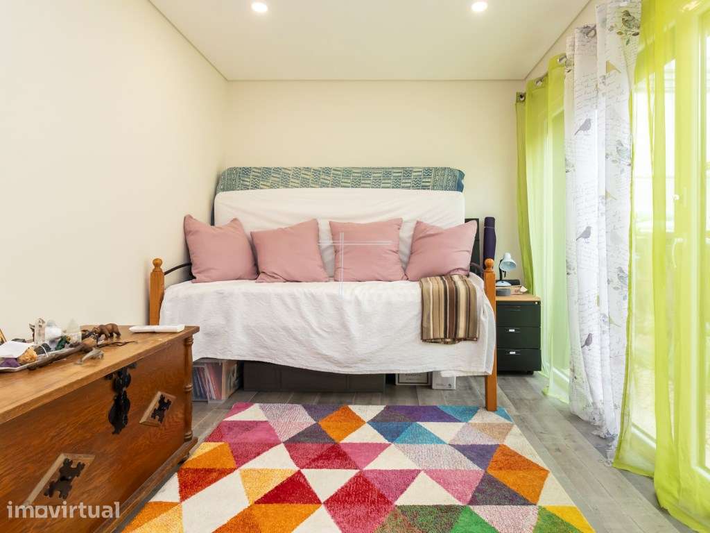 Moradia Geminada com garagem e piscina - Quinta de Santa Teresa - Grande imagem: 2/60