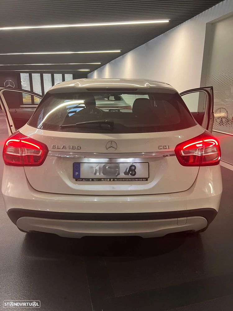 Mercedes-Benz GLA 180 - 7
