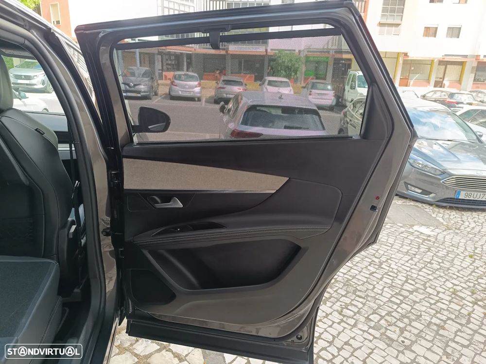 Peugeot 5008 1.2 PureTech GT EAT8 - 41