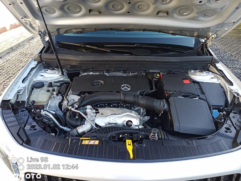 Mercedes-Benz GLB 250 4-Matic 8G-DCT - 14