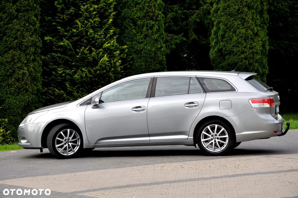 Toyota Avensis 1.8 Premium - 20