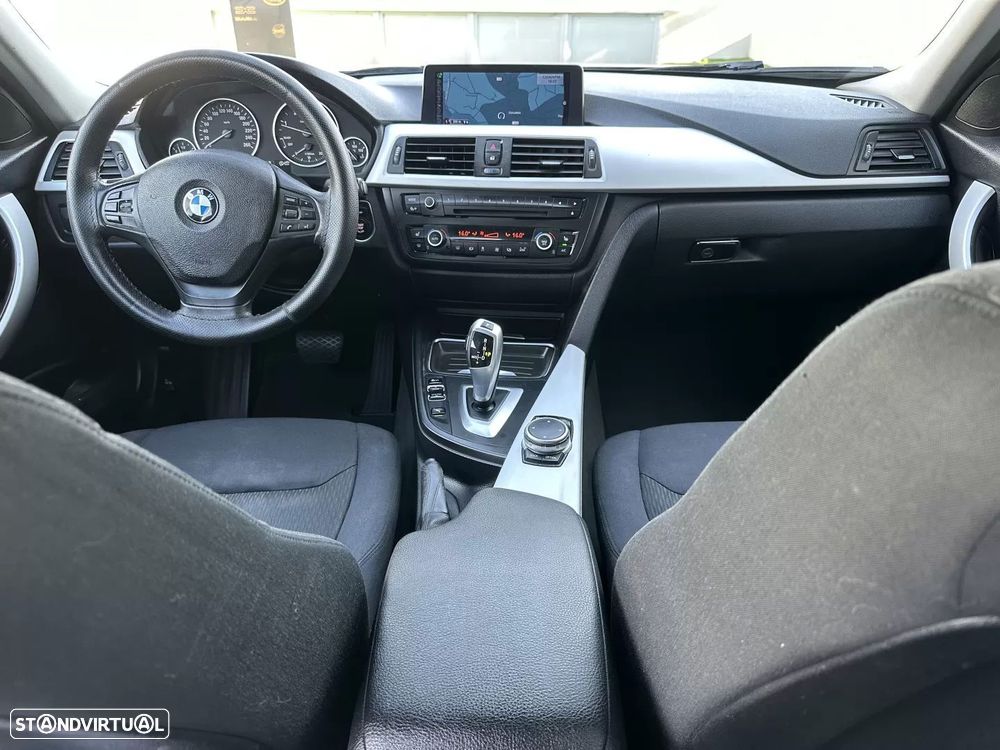 BMW 320 d EfficientDynamics Line Sport Auto - 32