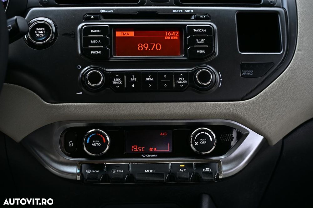Kia Rio 1.1 CRDI Spirit - 13