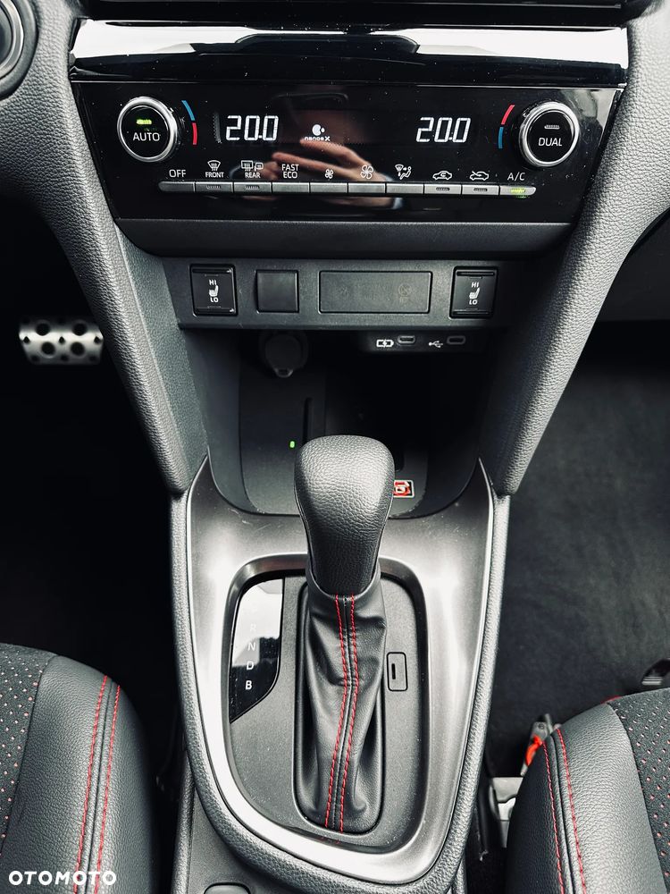 Toyota Yaris Cross Hybrid 1.5 GR Sport - 26