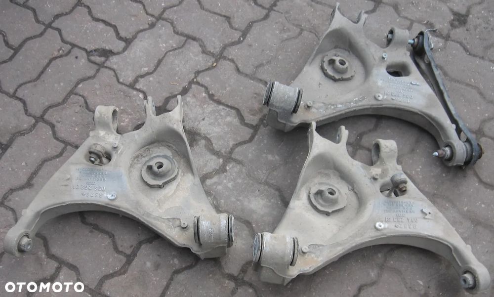 wahacz tył tylny AUDI A4 B6 B7 - 1