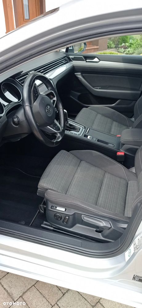 Volkswagen Passat 2.0 TDI SCR DSG Business - 25