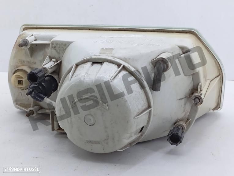 Ótica / Farol Esquerdo  Skoda Favorit [1987_1994] 1.3 135 X, Lx - 2