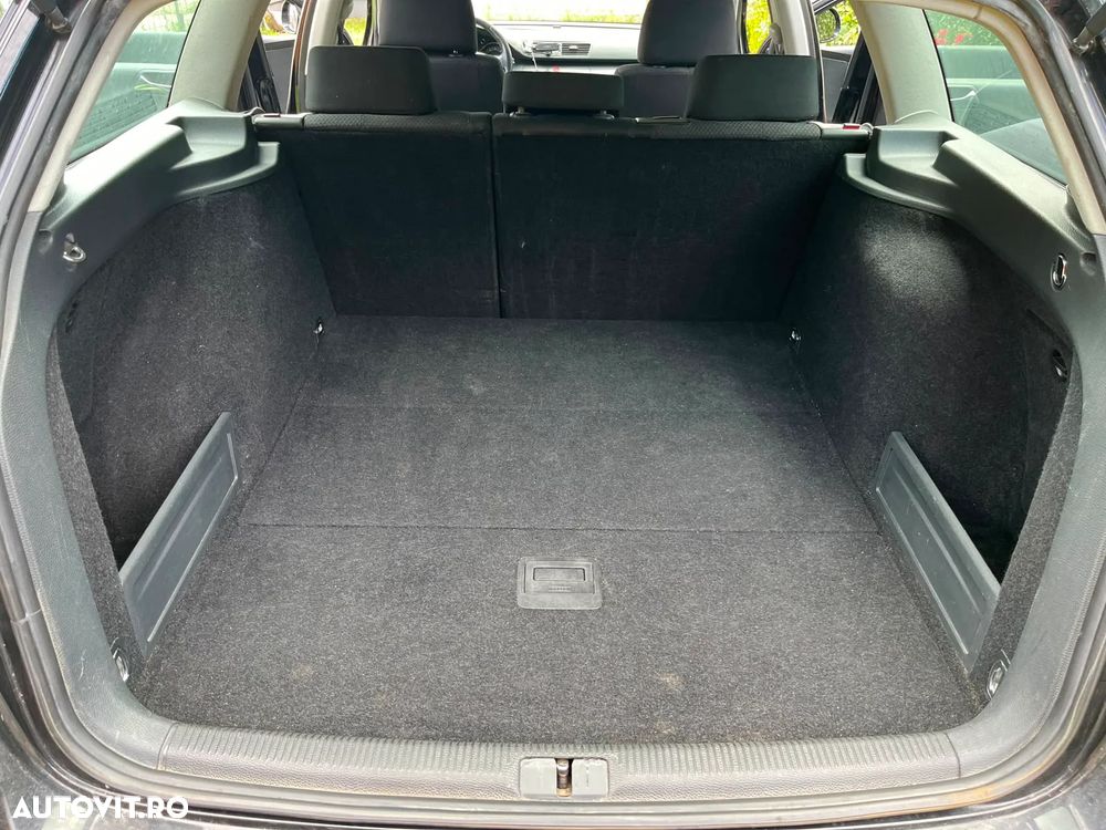 Volkswagen Passat 1.9 TDI Comfortline - 33