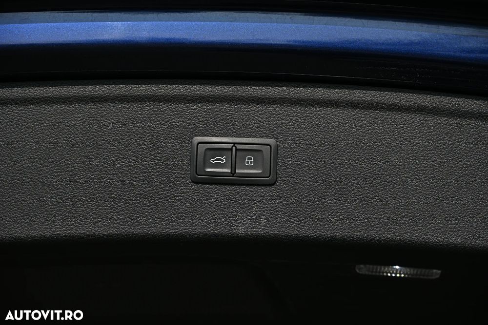 Audi Q5 55 TFSIe quattro S tronic S line business - 31