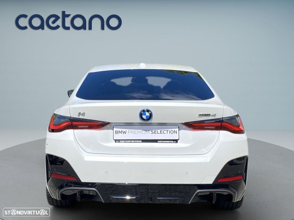 BMW i4 eDrive40 Pack Desportivo M — fotografia 18