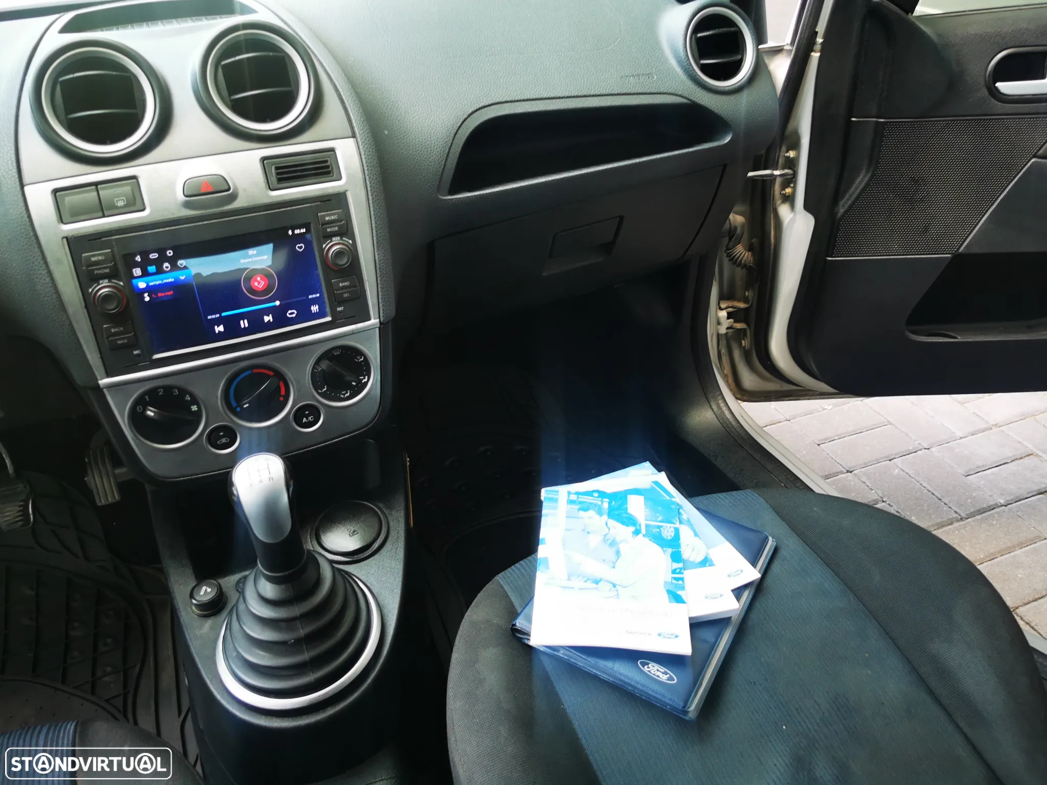 Ford Fiesta 1.25 Ghia - 26