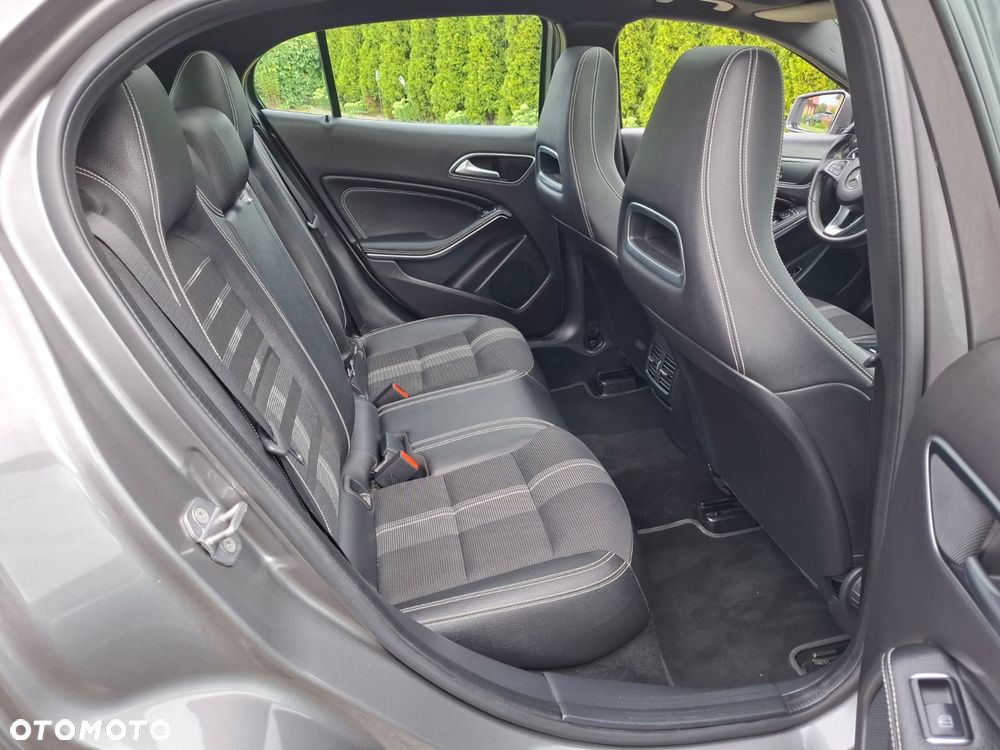 Mercedes-Benz GLA - 26