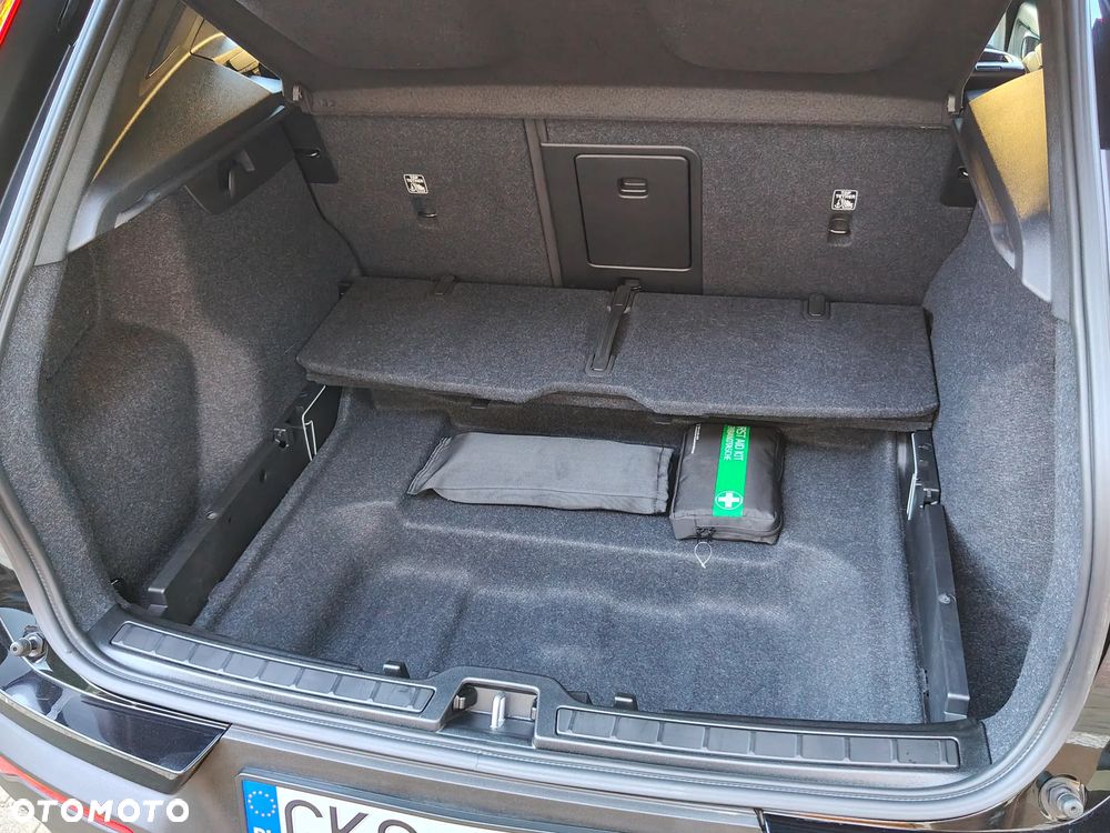 Volvo XC 40 T2 Plus Dark - 27