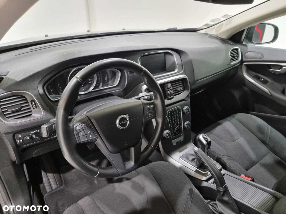 Volvo V40 - 16