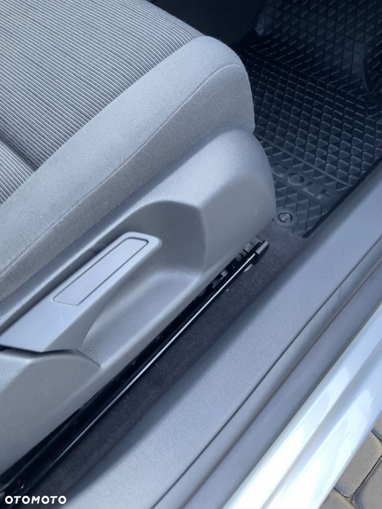 Volkswagen Golf - 36