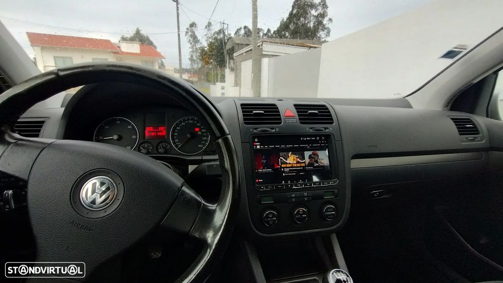 VW Golf 2.0 TDi Confortline - 4