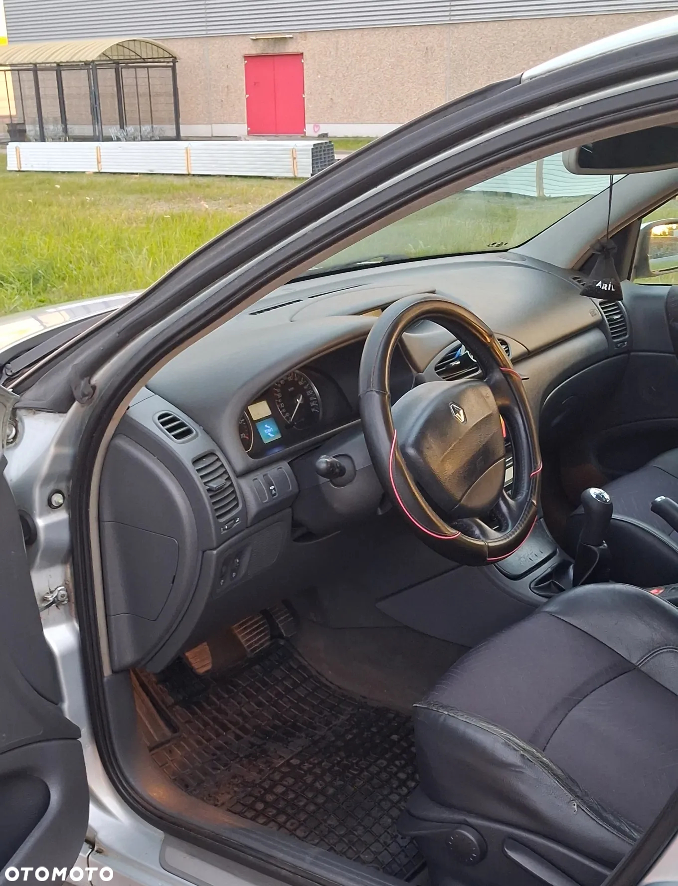 Renault Laguna 1.8 Emotion - 8