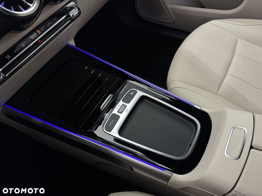 Mercedes-Benz GLB - 26