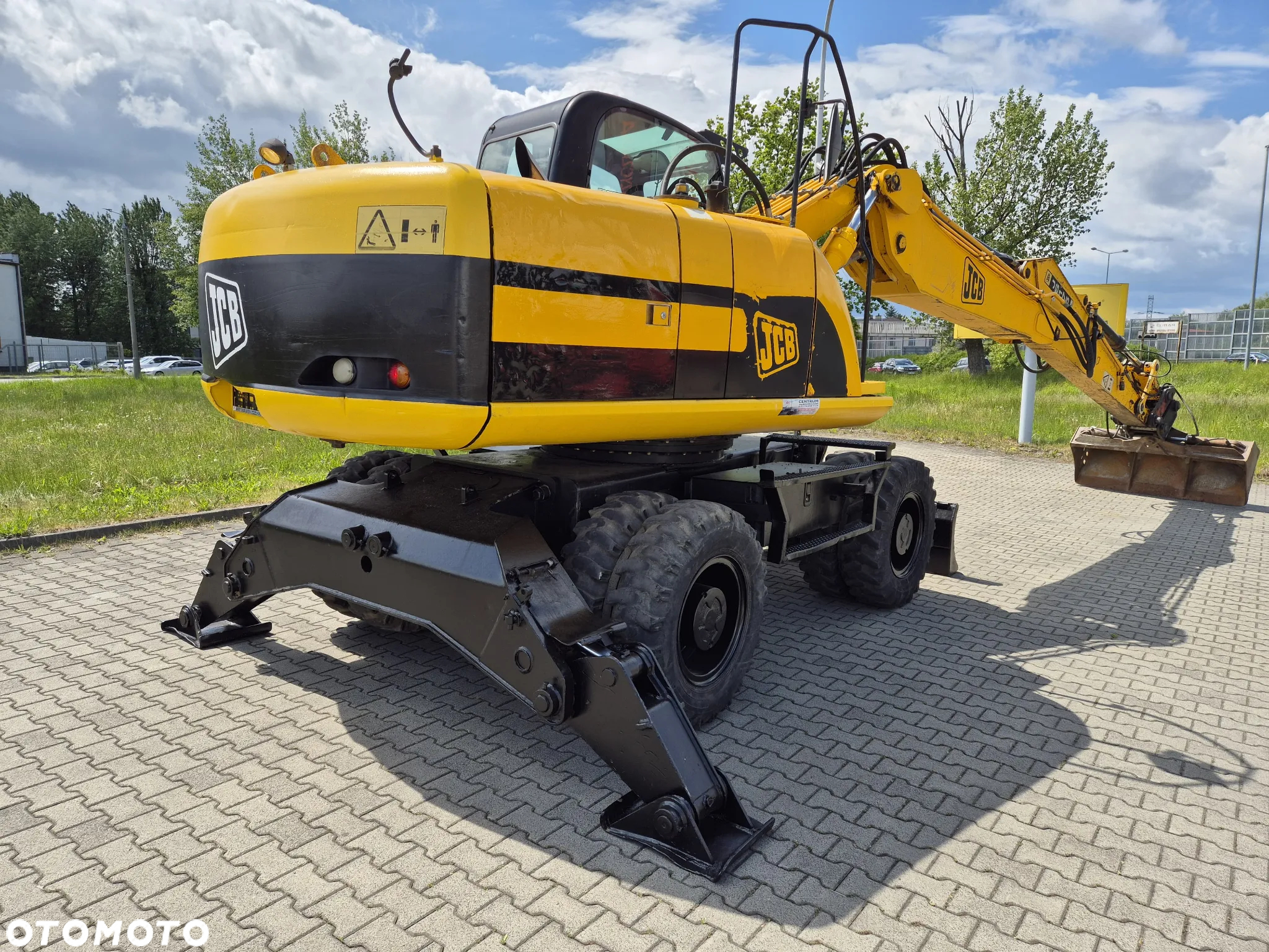 JCB JS175 W / 1 WŁ / W PEŁNI SPRAWNA / KABINA / ODNOWIONA / SERWISOWANA / 4X4 / SILNIK ISUZU / 2 ŁYZKI W ZESTAWIE! - 18