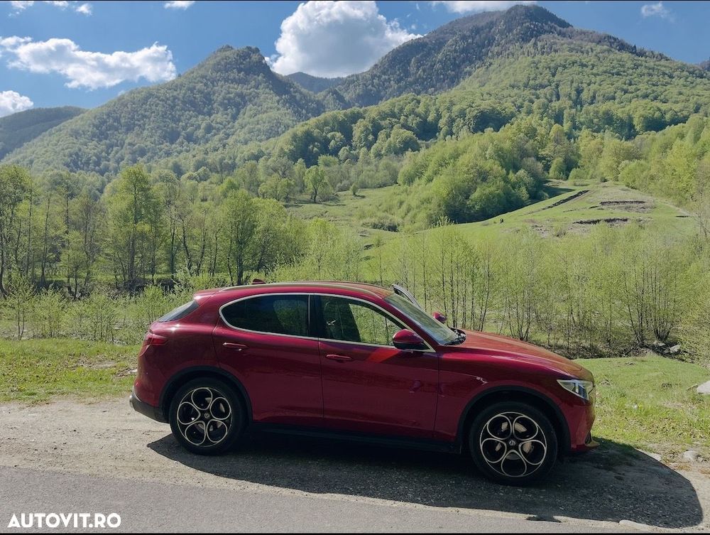 Alfa Romeo Stelvio 2.0 Turbo 16V AT8-Q4 Lusso Ti - 4