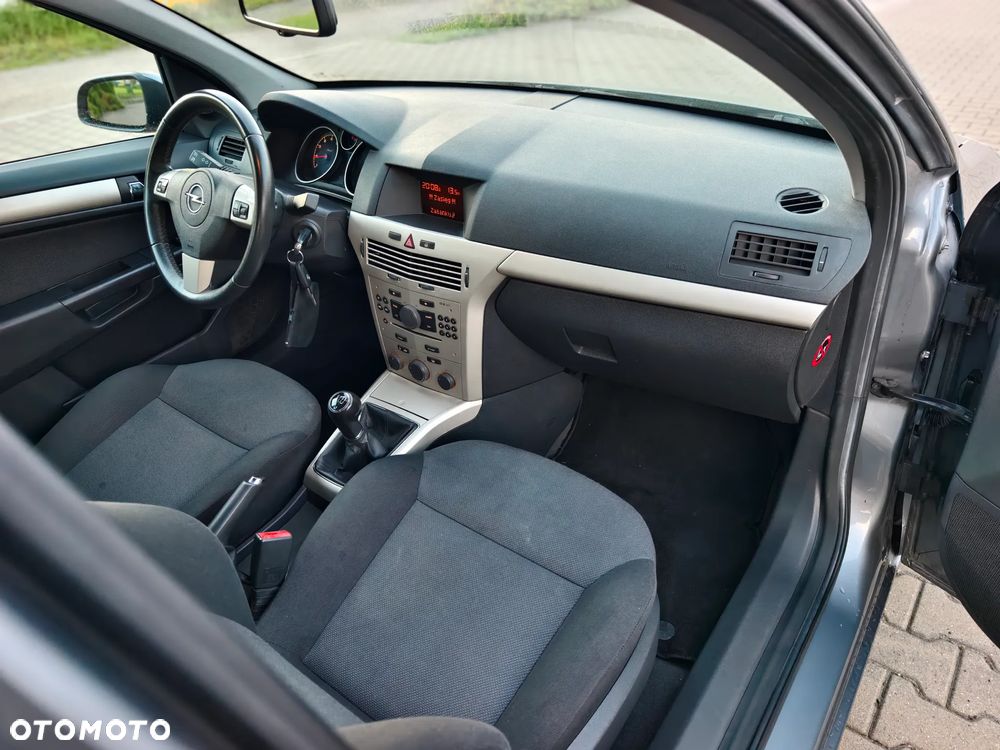 Opel Astra 1.6 Essentia - 16
