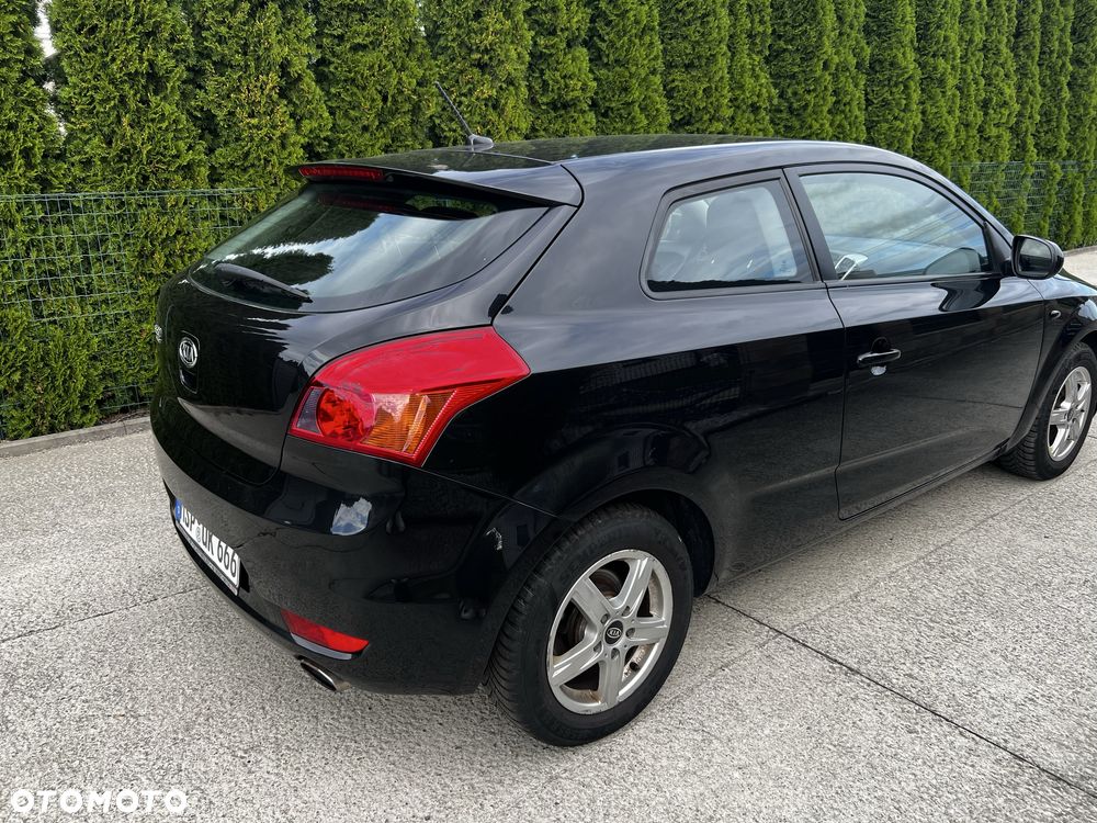 Kia Ceed - 4
