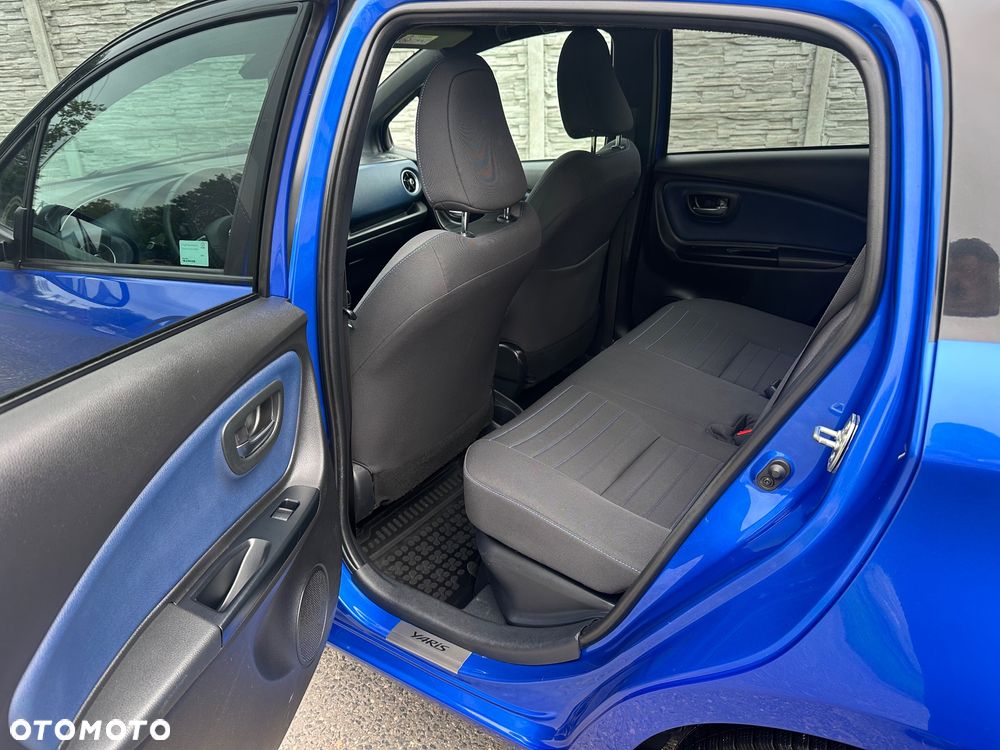 Toyota Yaris Hybrid 100 Selection - 14