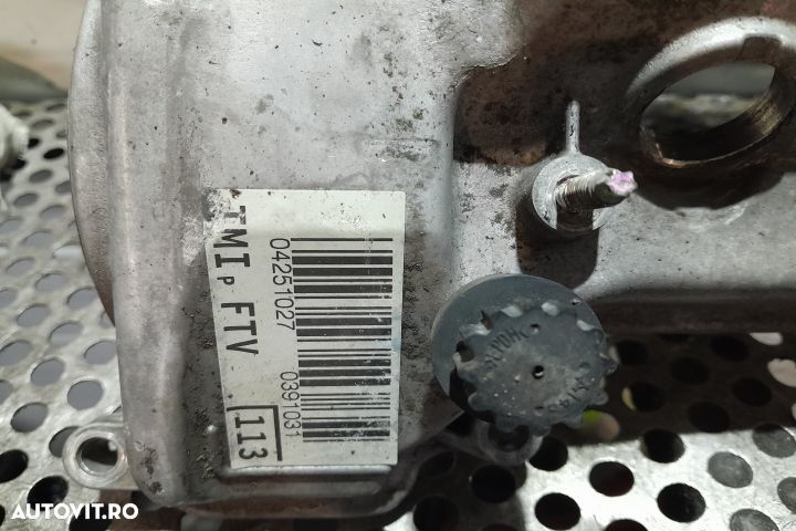 Capac culbutori 11201-0R011 Toyota Avensis 2 T25 [facelift] [2006 - 2 - 3