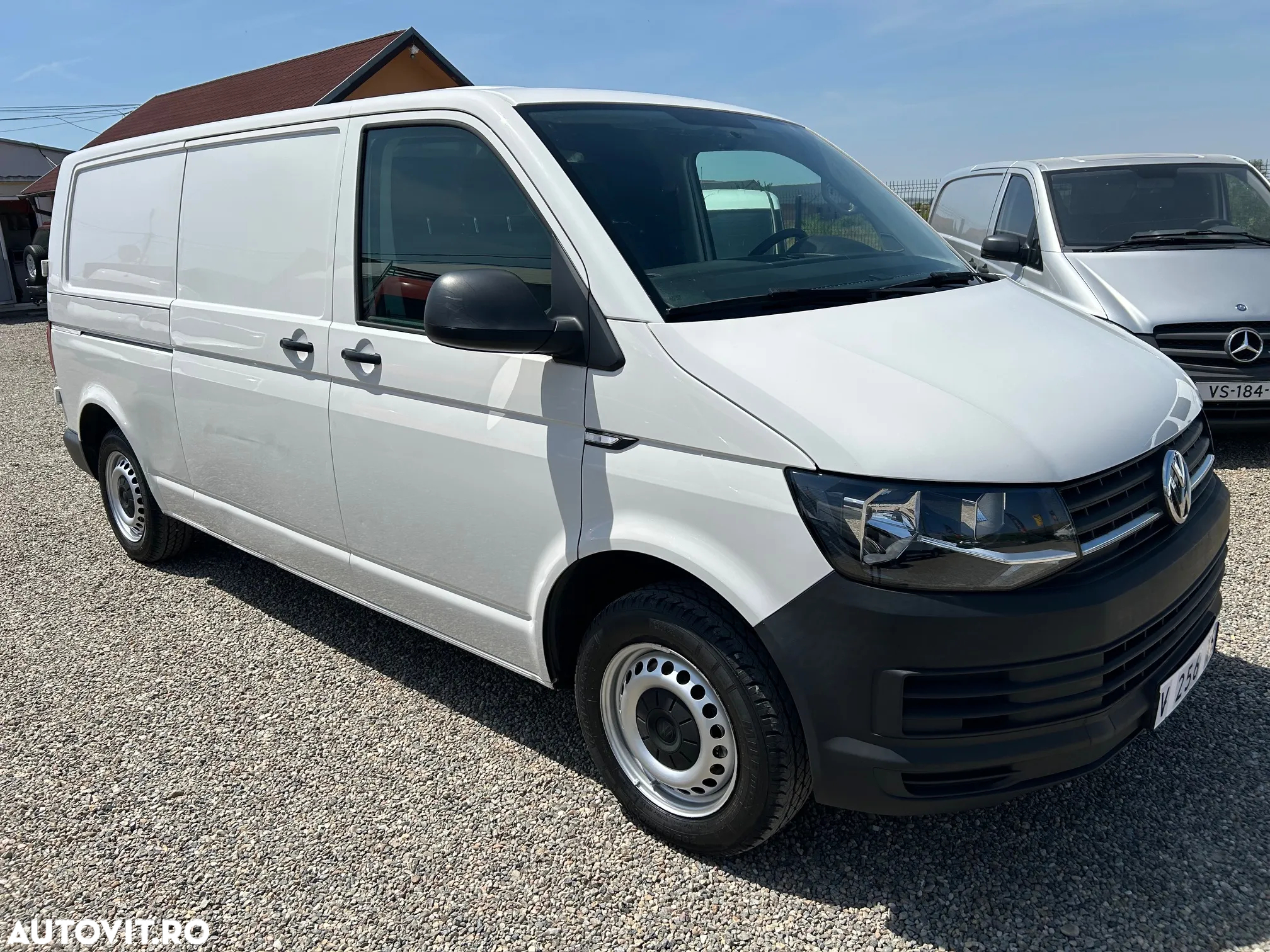 Volkswagen Transporter - 4