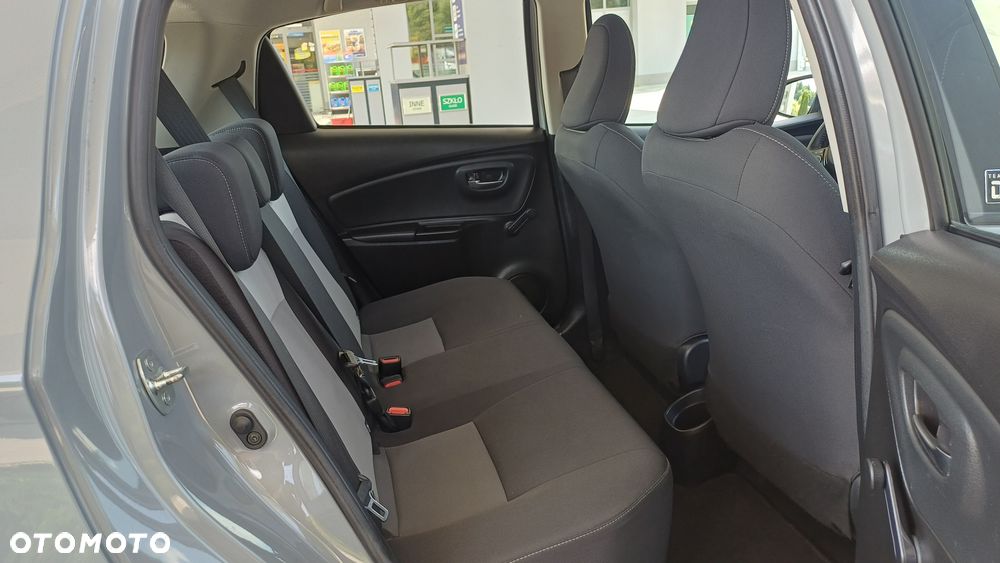 Toyota Yaris 1.5 Premium - 11