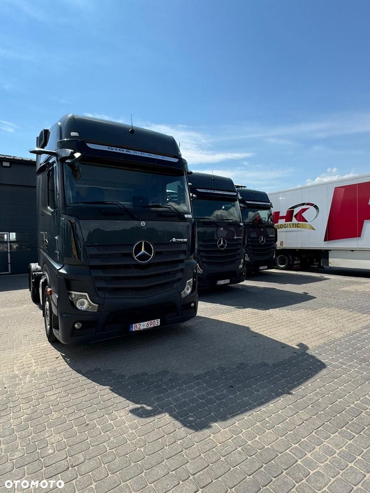 Mercedes-Benz Actros - 4