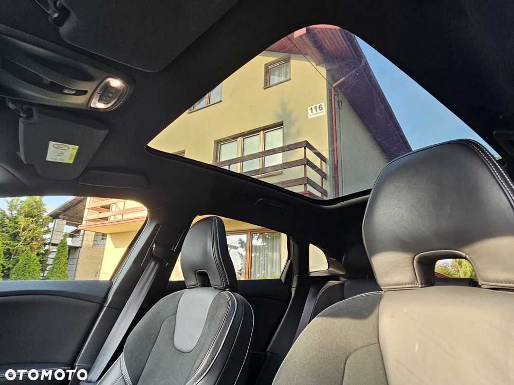 Volvo V40 T3 Drive-E R-Design Momentum - 25