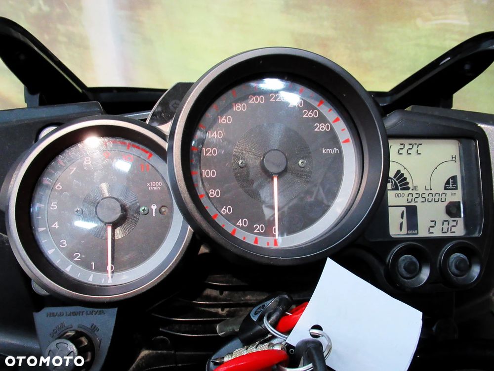 Yamaha FJR - 13