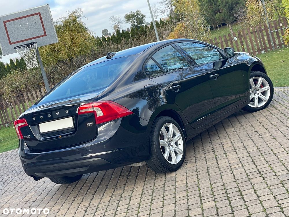 Volvo S60 2011 photo 2