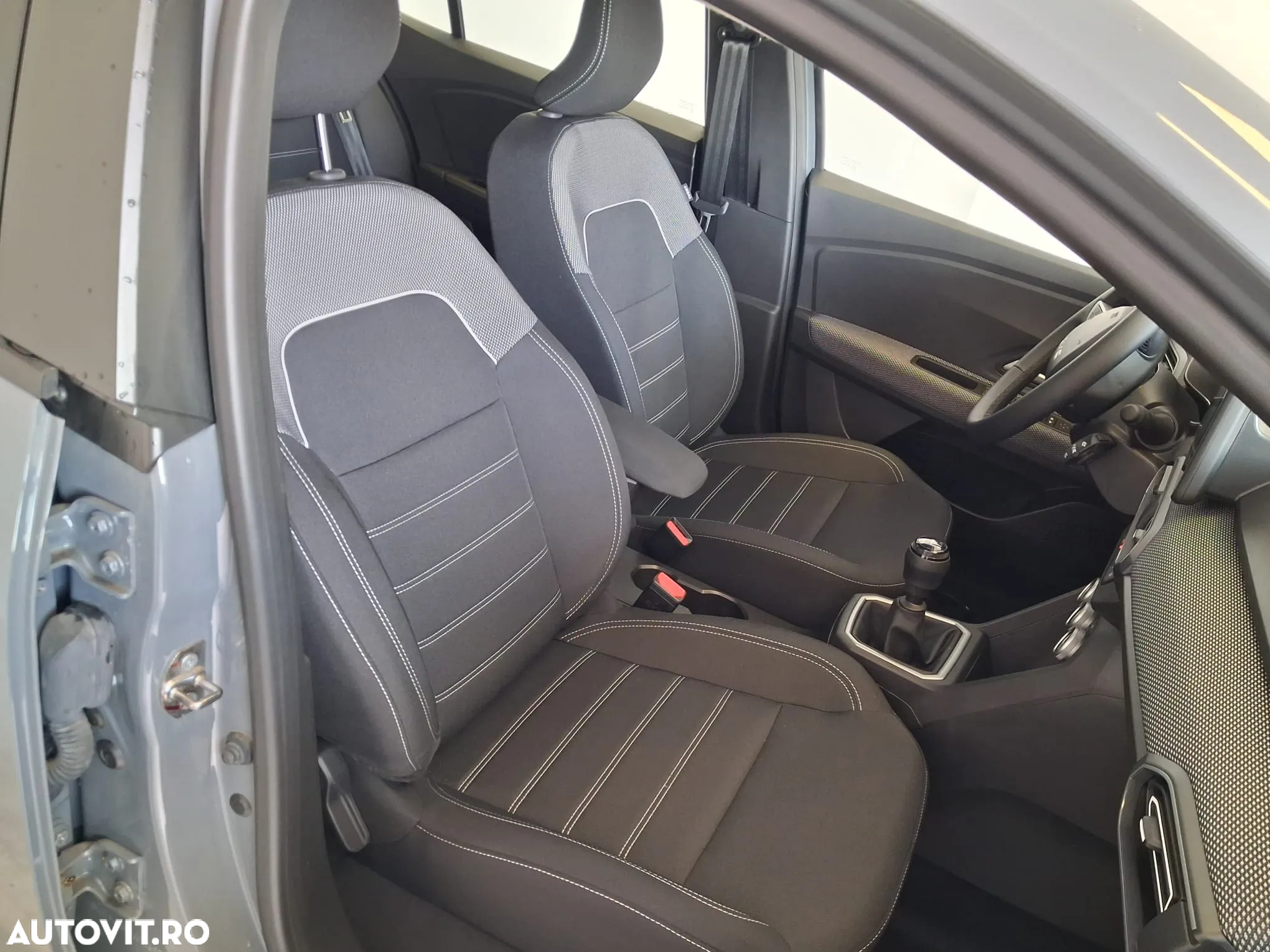 Dacia Logan TCe 90 MT6 Prestige - 13