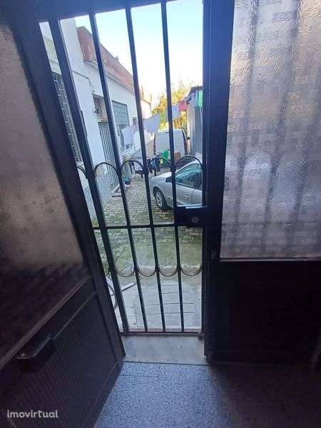 Loja/garagem/arrumos - Grande imagem: 4/7