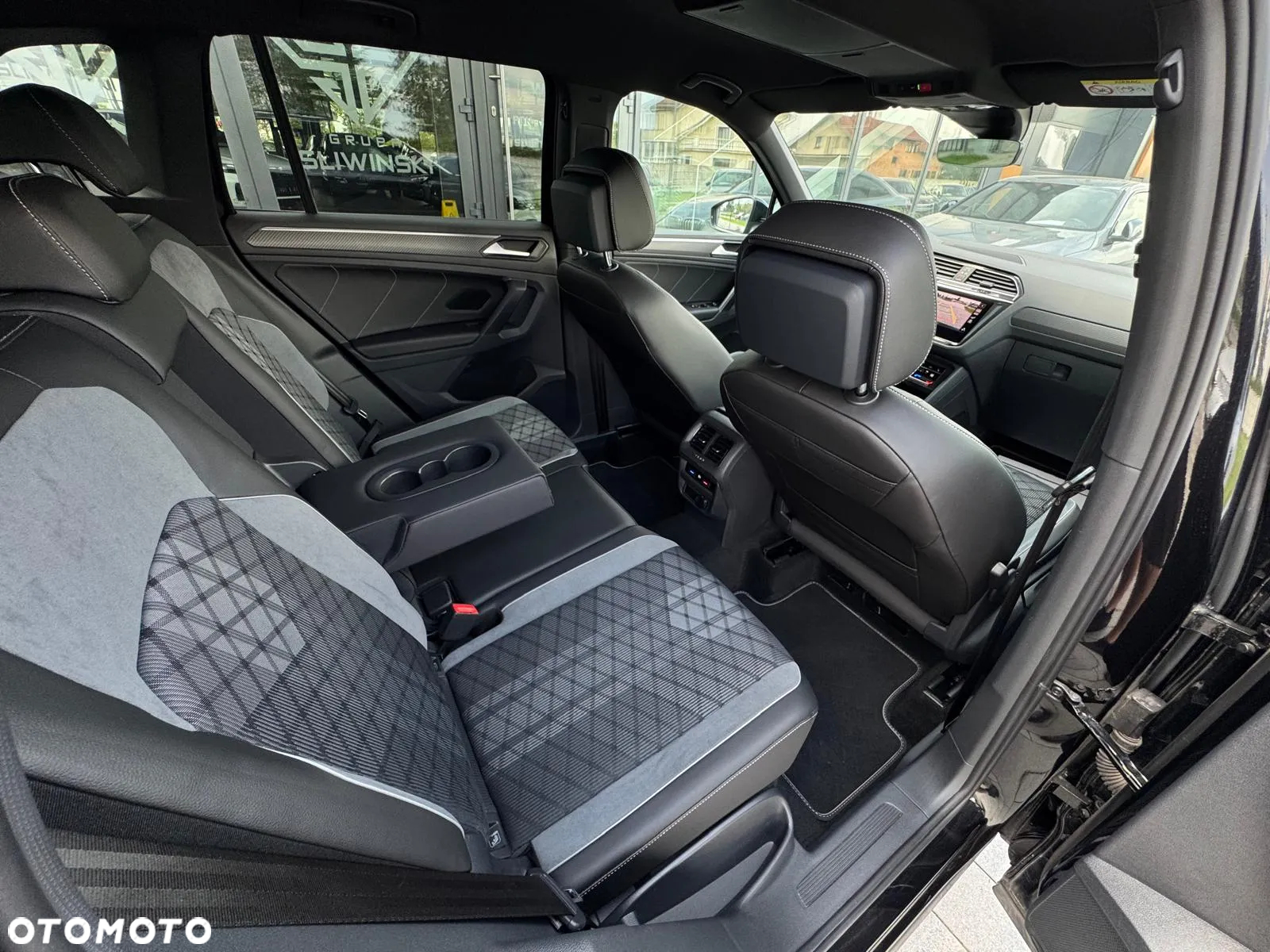 Volkswagen Tiguan 2.0 TDI SCR 4MOTION DSG R-Line - 17