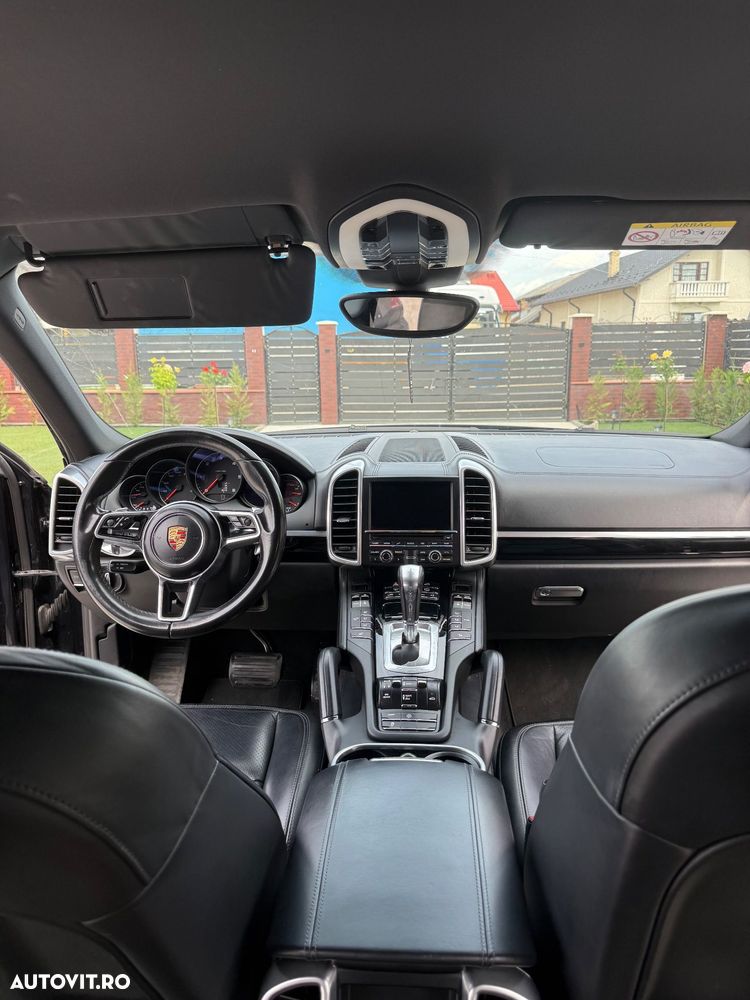 Porsche Cayenne 3.0 L - 13