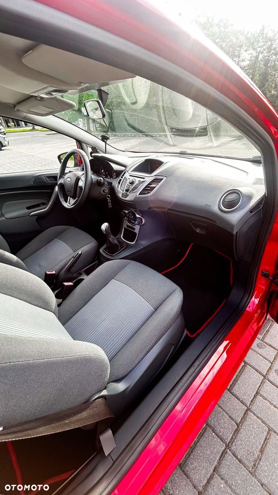 Ford Fiesta - 12