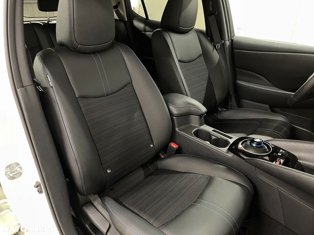 Nissan LEAF 62 kWh e+ N-Connecta - 10