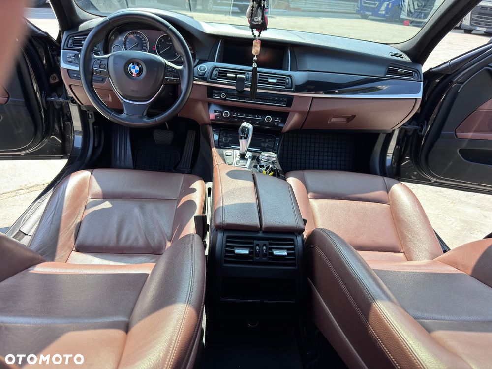 BMW Seria 5 520d - 30