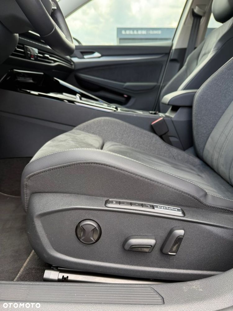 Volkswagen Golf 1.5 TSI EHybrid PHEV 150kW Style DSG - 12