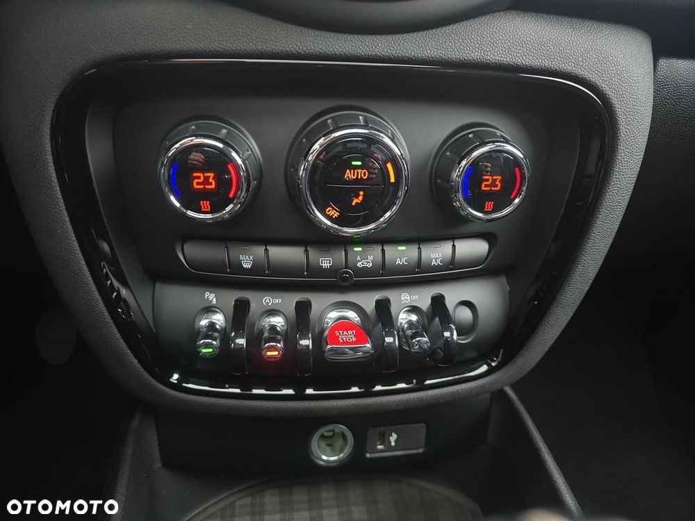 MINI Clubman Cooper D - 17