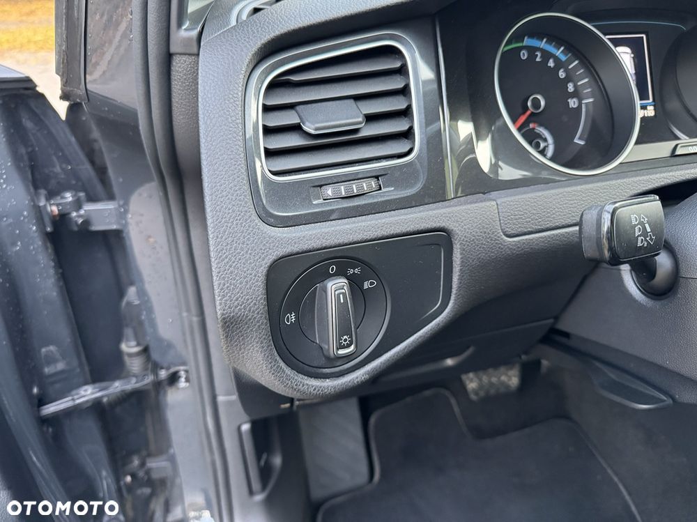 Volkswagen Golf - 14